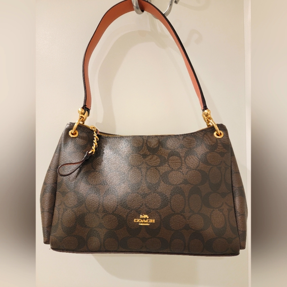 Coach shoulder/crossbody purse